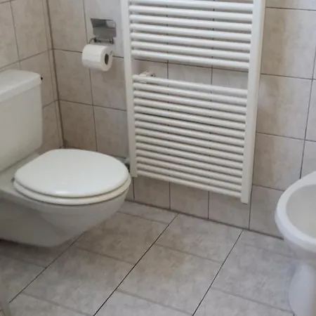 Agriturismo Podere La Cascata Gospodarstwo agroturystyczne *